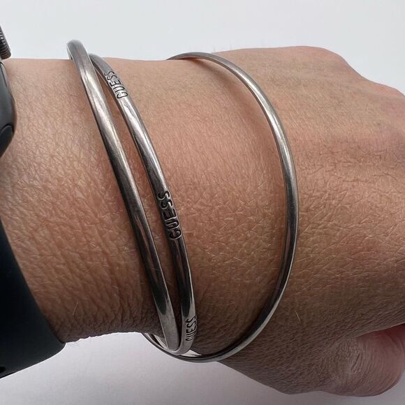 Vintage Guess Logo Spell Out Triple Link Bangle Bracelet Silver delicate rocker - Picture 2 of 5